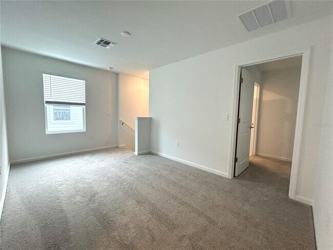 Building Photo - 5683 Ficus Aurea St