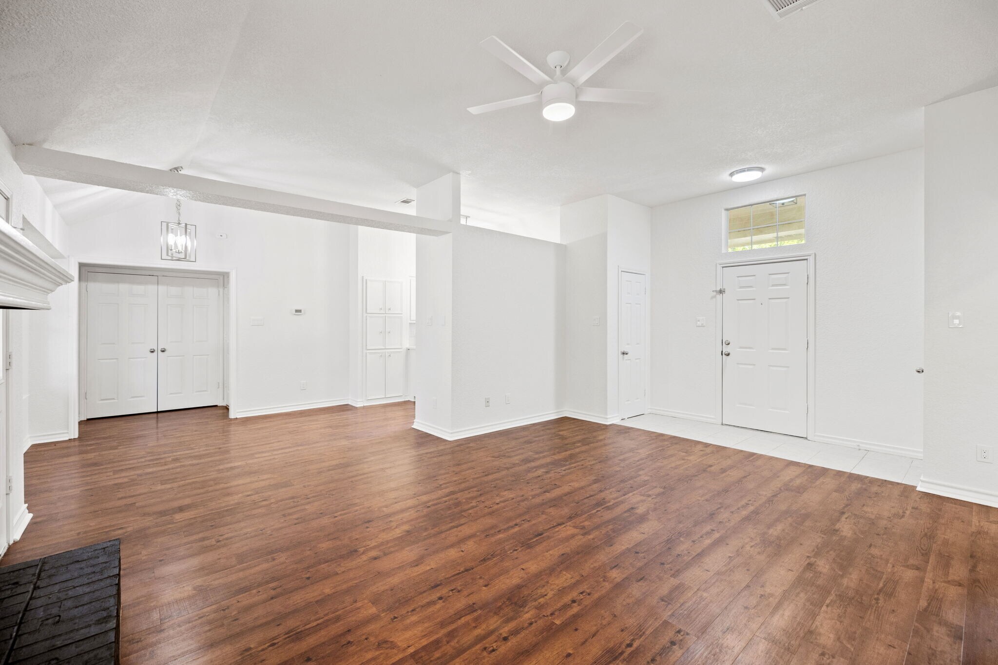 Building Photo - 917 Garden View Dr