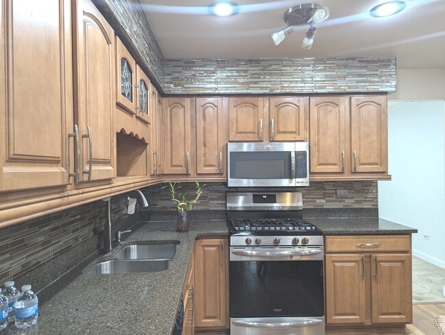 Building Photo - 1200 Jacqueline Dr