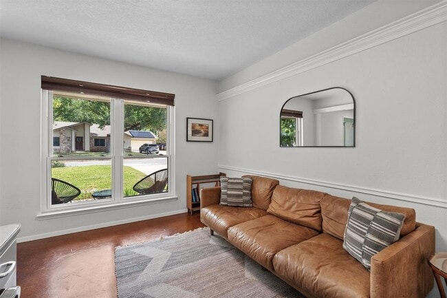 Building Photo - 1602 Rock Creek Dr