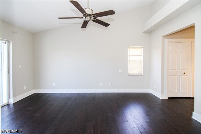 Building Photo - 135 Lady Palm Dr