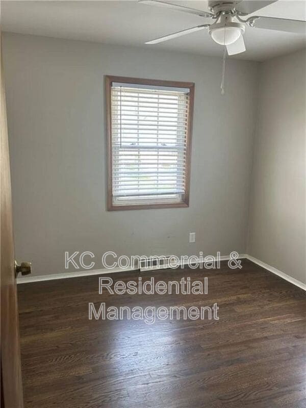 Building Photo - 7809 NE San Rafael Dr