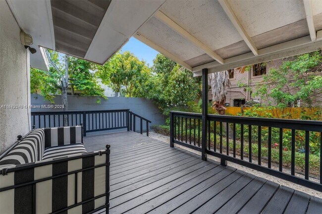 Building Photo - 177 NE 44th St