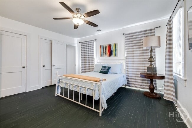 Building Photo - 1317 E 38th St