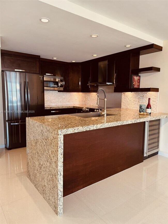 Building Photo - 1901 Brickell Ave