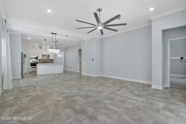 Building Photo - 150 Whisper Rock Dr