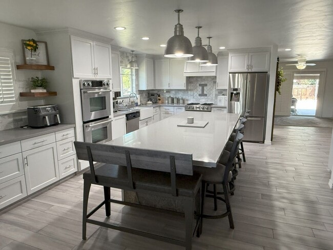 Building Photo - Beautiful Southside Los Banos Rental