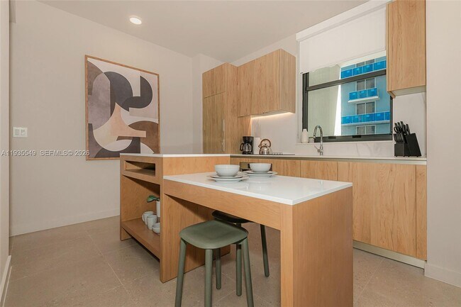 Building Photo - 11 NE 6th St