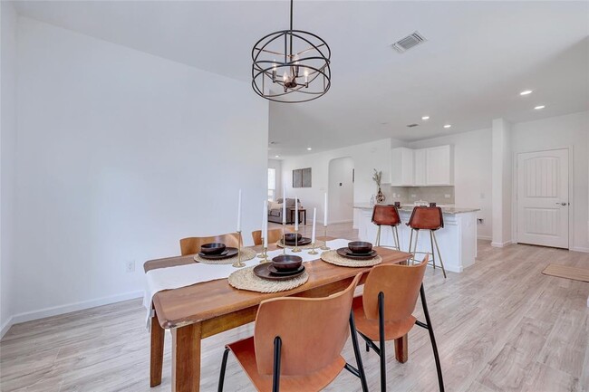 Building Photo - 468 Sheepshank Dr