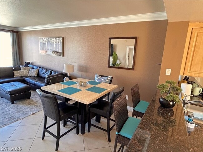 Building Photo - 210 E Flamingo Rd