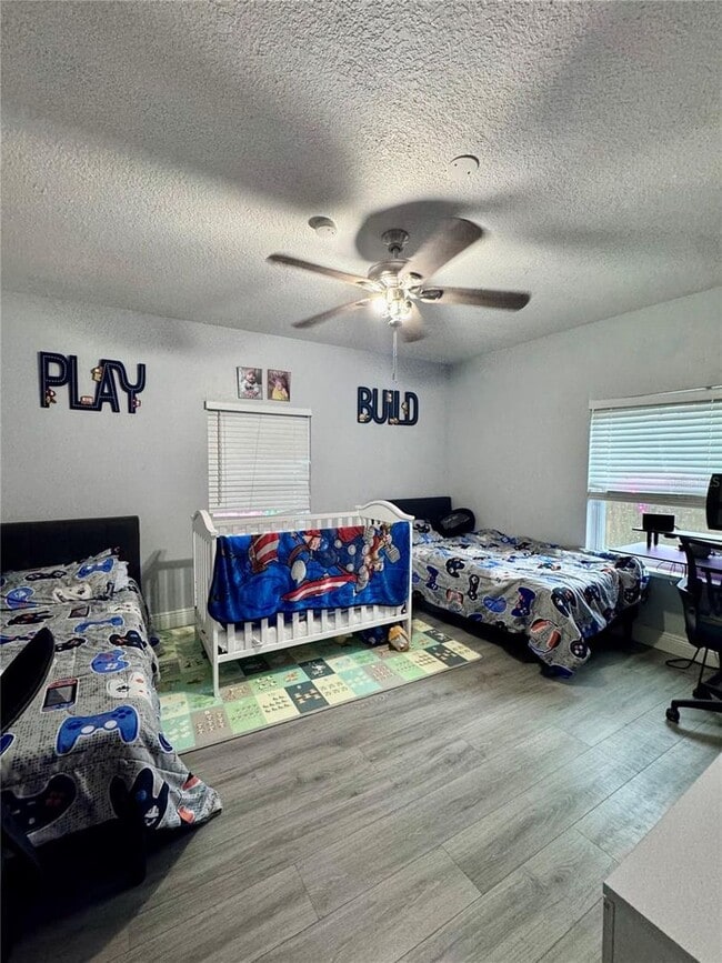 Building Photo - 6Bed 3 bath ...  MOTHER/DAUGHTER BEAUTIFUL HOUSE IN DOWNTOWN KISSIMMEE!!!