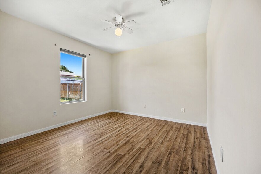 Building Photo - 4307 Stallion Dr