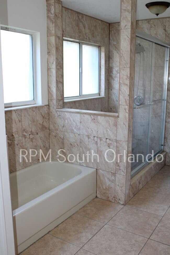 Building Photo - Beautiful 4 Bedroom 2.5 Bath Home with Hea...