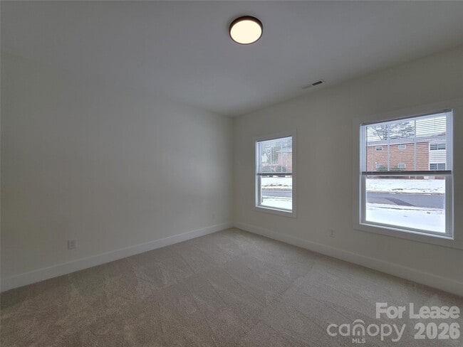 Building Photo - 126 Heath St