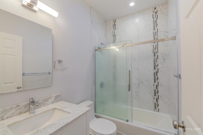 Building Photo - 465 35th Ave