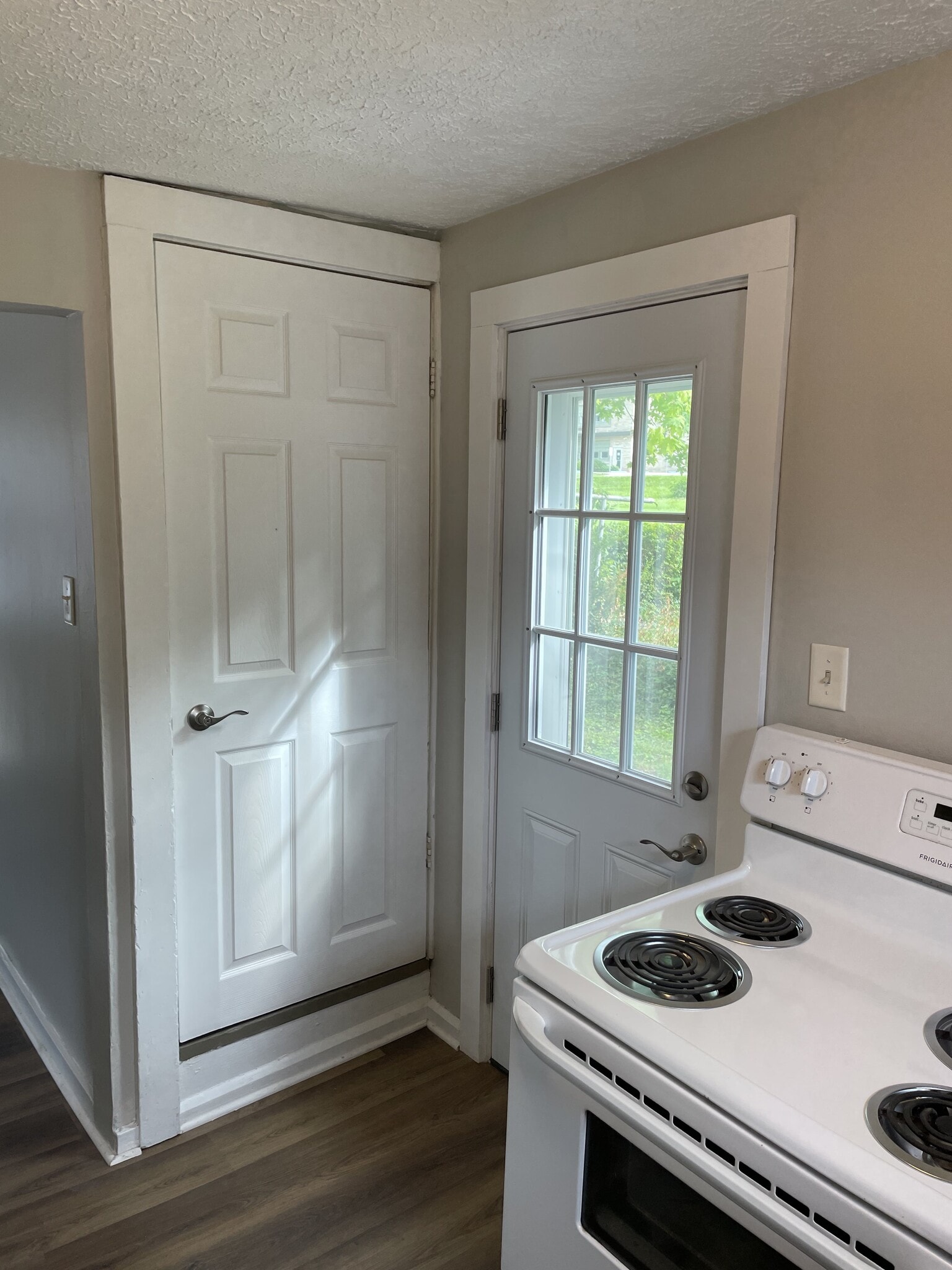 Side Door - 116 S 1st St