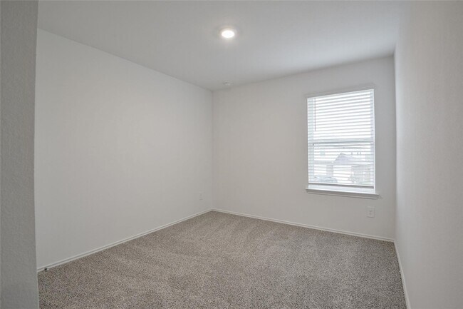 Building Photo - 1055 Llano Trl