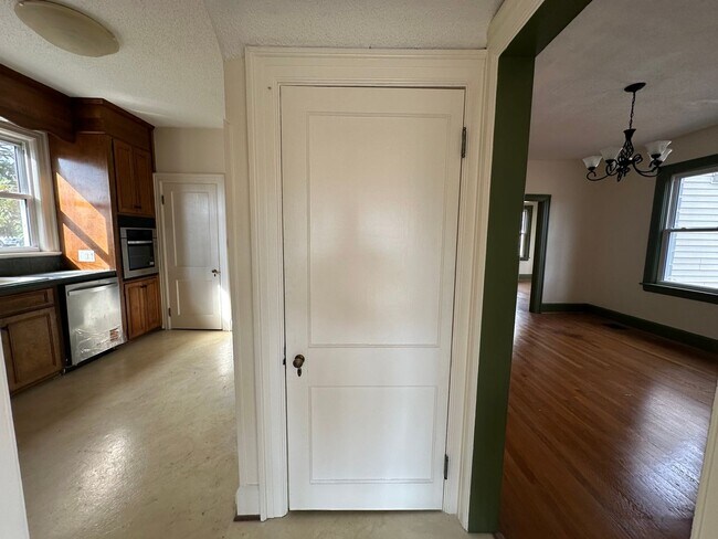 Building Photo - House in Bedford with Lot of Outdoor Space.