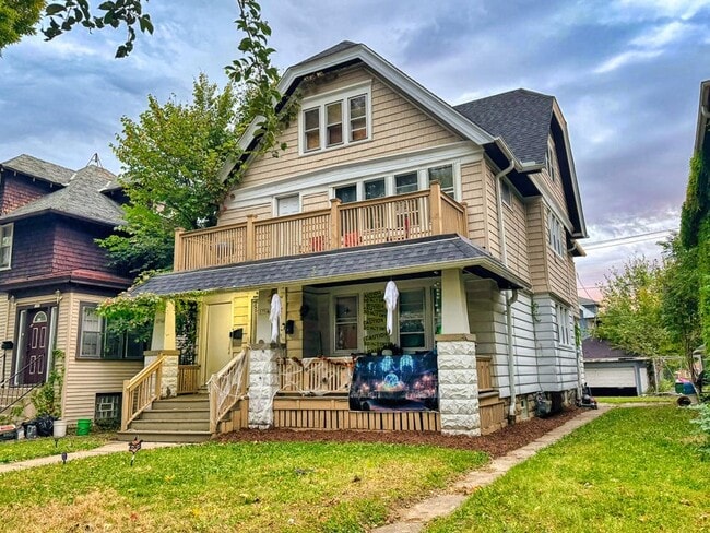 Building Photo - 2756 N 44th St