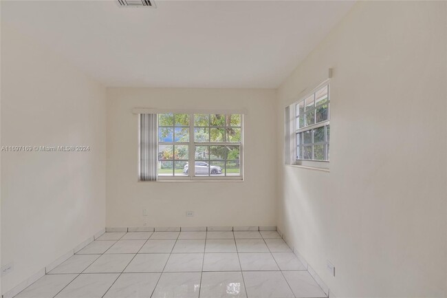 Building Photo - 13935 S Biscayne River Dr