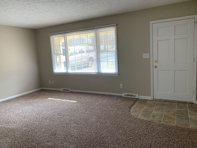 Building Photo - Split Level House in Campbell County School District