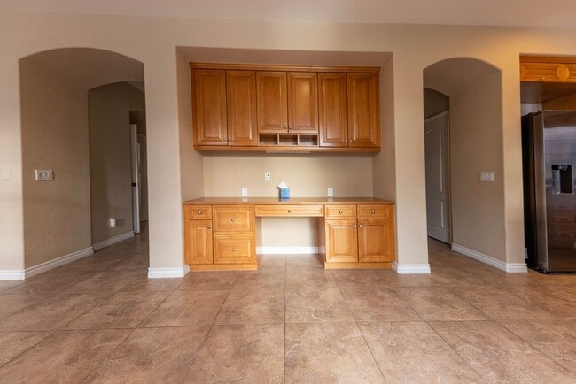 Building Photo - Beautiful 4 Bedroom 4 Bath House with Pool & Spa in Arroyo Vista