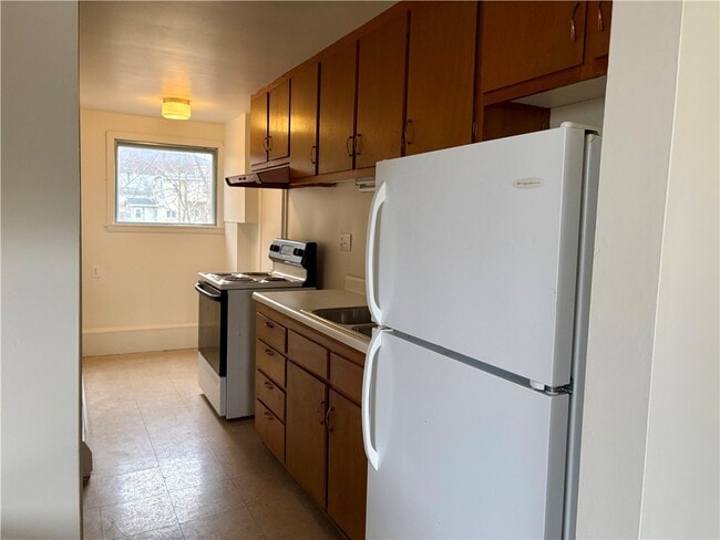 Building Photo - 116 W High St