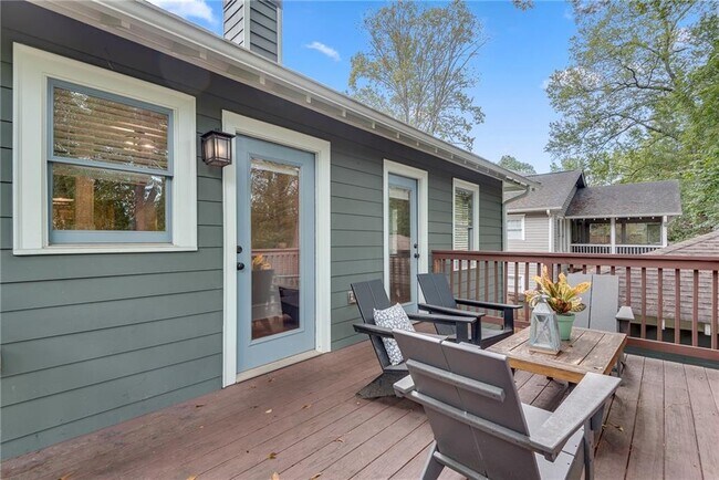 Building Photo - 953 Gilbert St SE