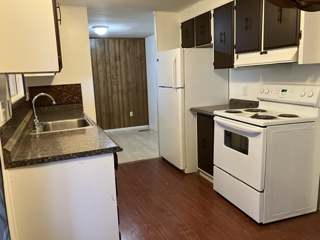 Building Photo - 93 Greenbrier Dr