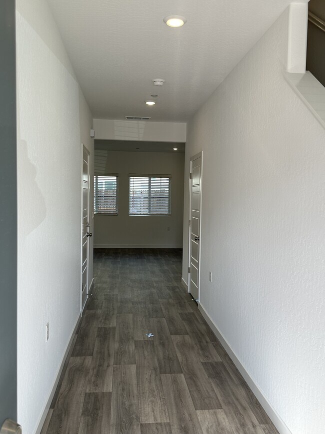 Building Photo - 4417 Hampton Wy