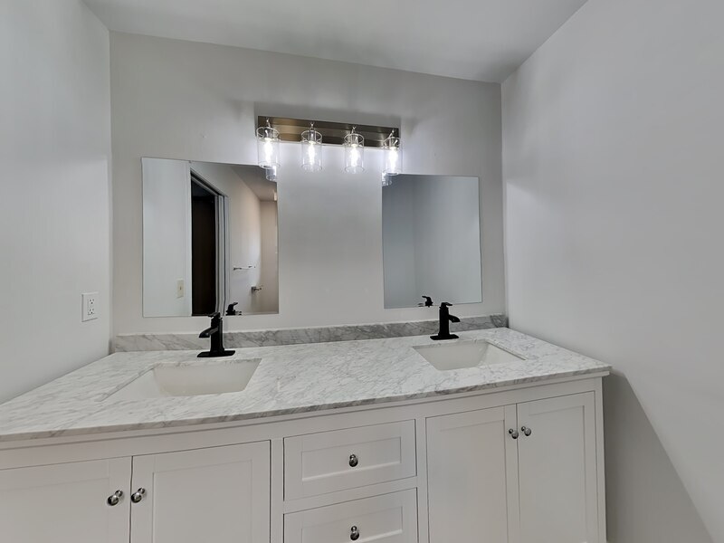 Building Photo - 2820 Abington Ave