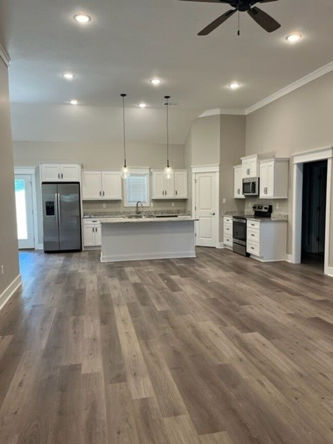 Building Photo - NEW 3 Bed / 2 Bath in Edgemont Subdivision