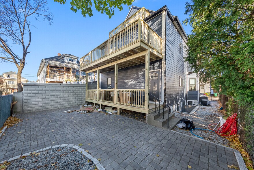 Building Photo - 64 Bradbury Ave