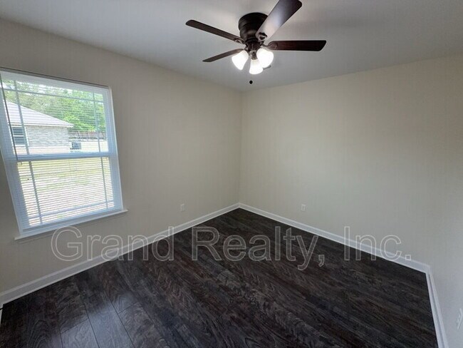 Building Photo - 4025 Brittany Ln