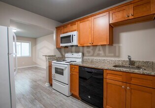 Building Photo - 271 Glen Iris Dr NE