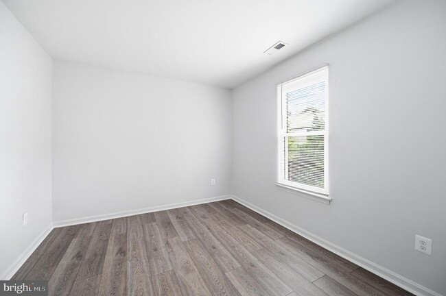 Building Photo - 10609 Oxford Ct