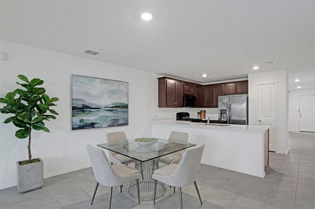 Building Photo - 14048 Earlham St