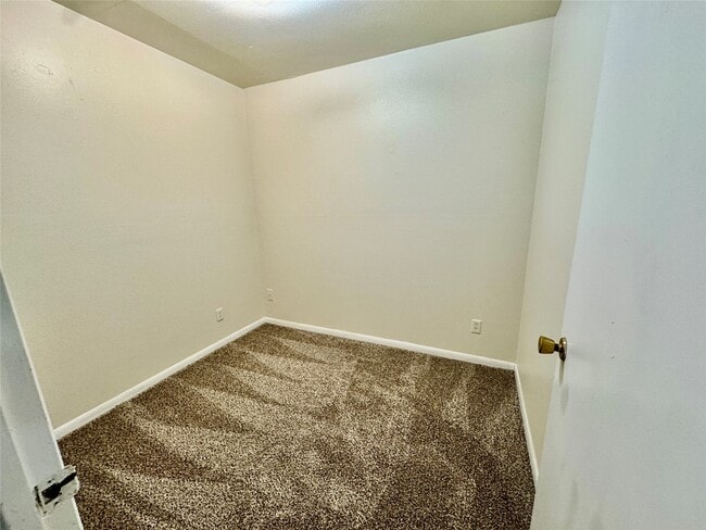 Building Photo - 10131 Sagedale Dr