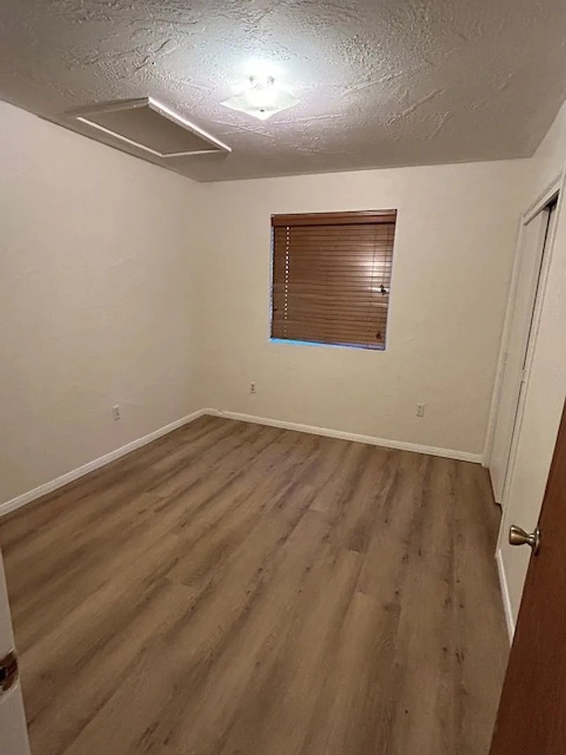 Building Photo - 259 Spruce Ln