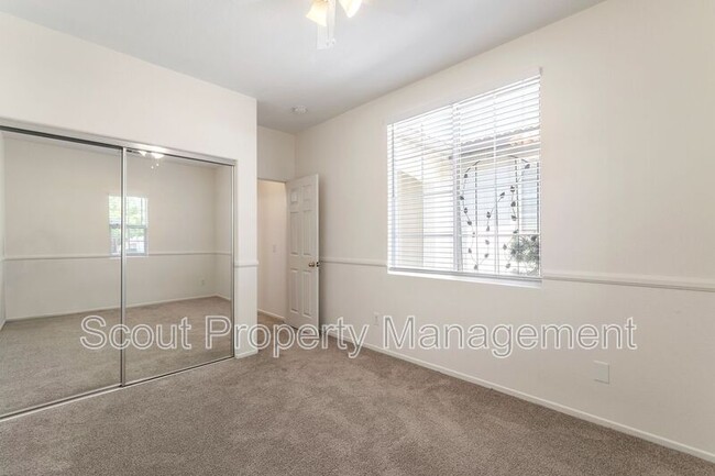 Building Photo - 37775 Amber Ln