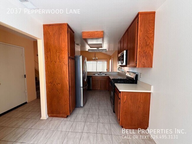 Building Photo - 2037 Pepperwood Ln