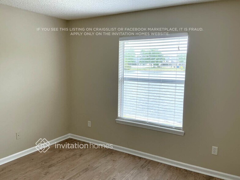 Building Photo - 12766 Dunns View Dr