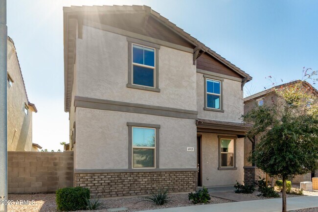 Building Photo - 6915 E Boise St