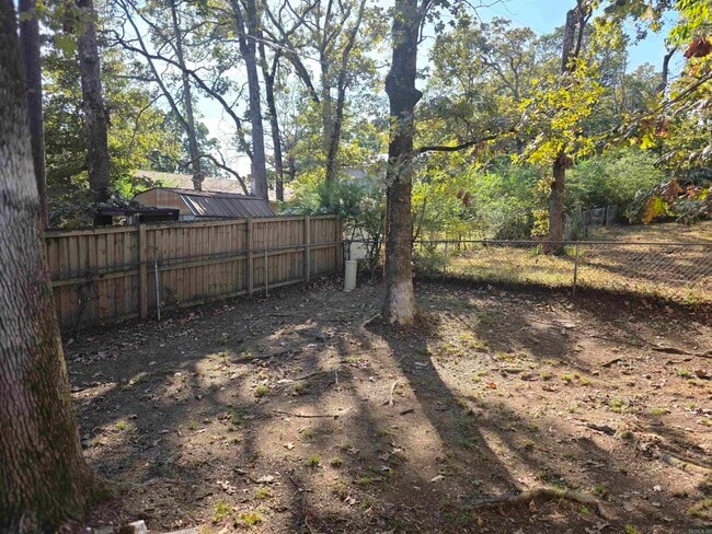 Building Photo - 5505 Crescent Dr