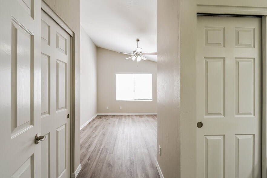 Building Photo - 2345 E Gelding Dr