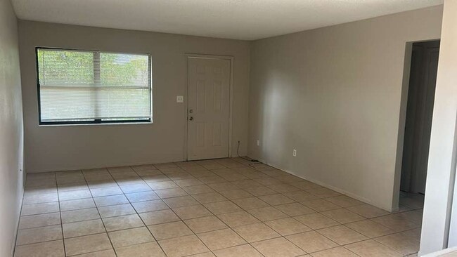 Building Photo - Stunning Updated Home with Large Fenced Yard