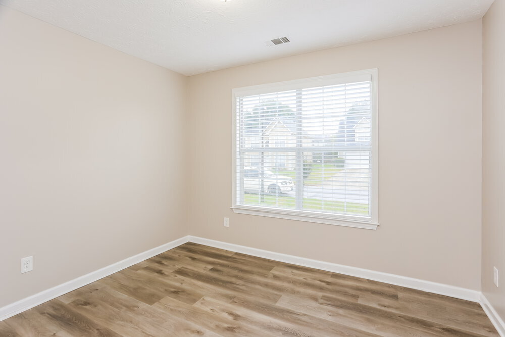 Building Photo - 8079 Clearview Cir