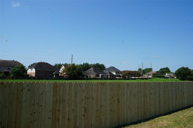 Building Photo - 3403 Stratford Manor Dr