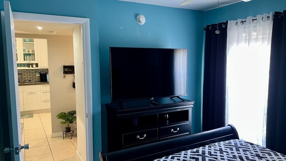 Bedroom #1 ( Television Included) - 140 S Cypress Rd