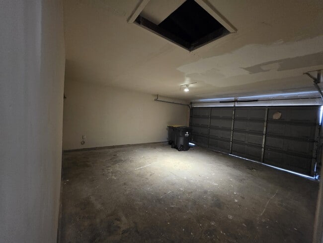 Building Photo - 22735 Millgate Dr